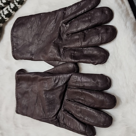 ASSORTMENT OF  GLOVES FOR FAMILY AND FRIENDS 🧡 - Picture 5 of 8